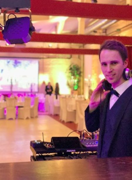 DJ Adrian Fink
