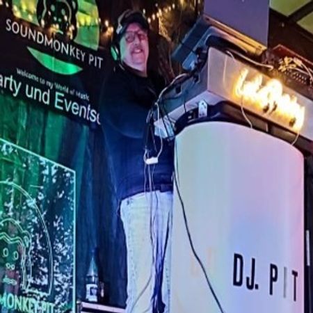 DJ Soundmonkey Pit