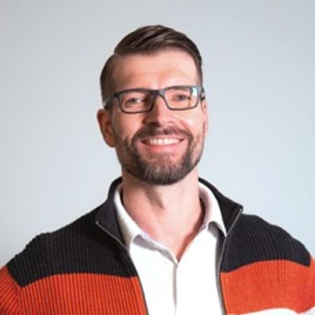 Sven Bach