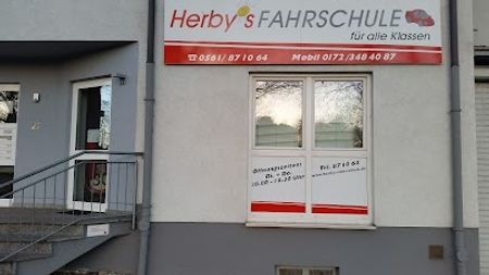 Herbys Fahrschule