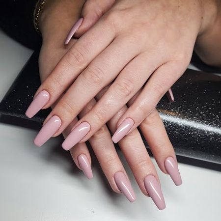 Diviana Nails & Beauty