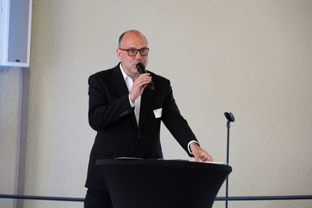 Michael Daub - Moderator   Sprecher   Redner